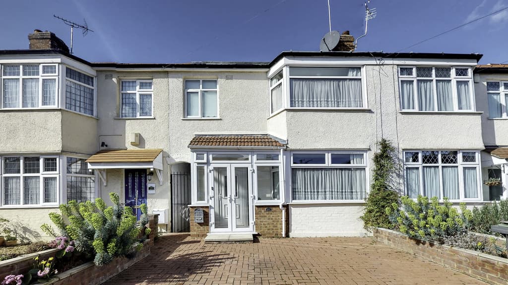 Connaught Avenue, Enfield