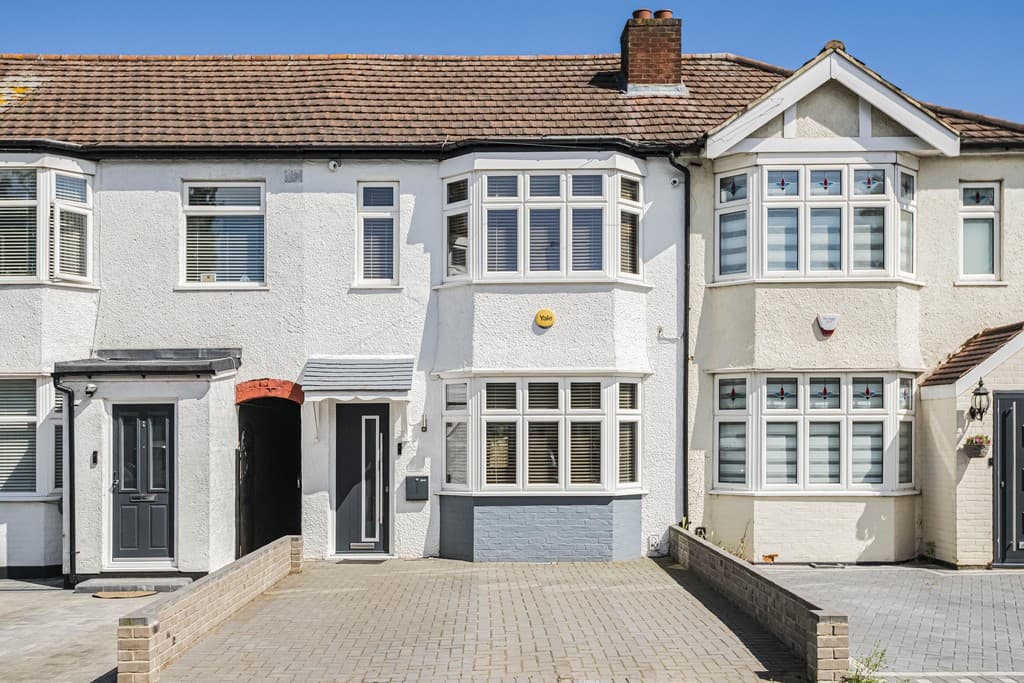 Connaught Avenue, Enfield